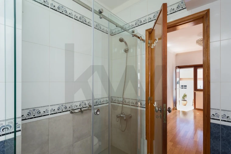 Apartamento T1 para Arrendamento em Algés, Linda-A-Velha e Cruz Quebrada-Dafundo Foto 10