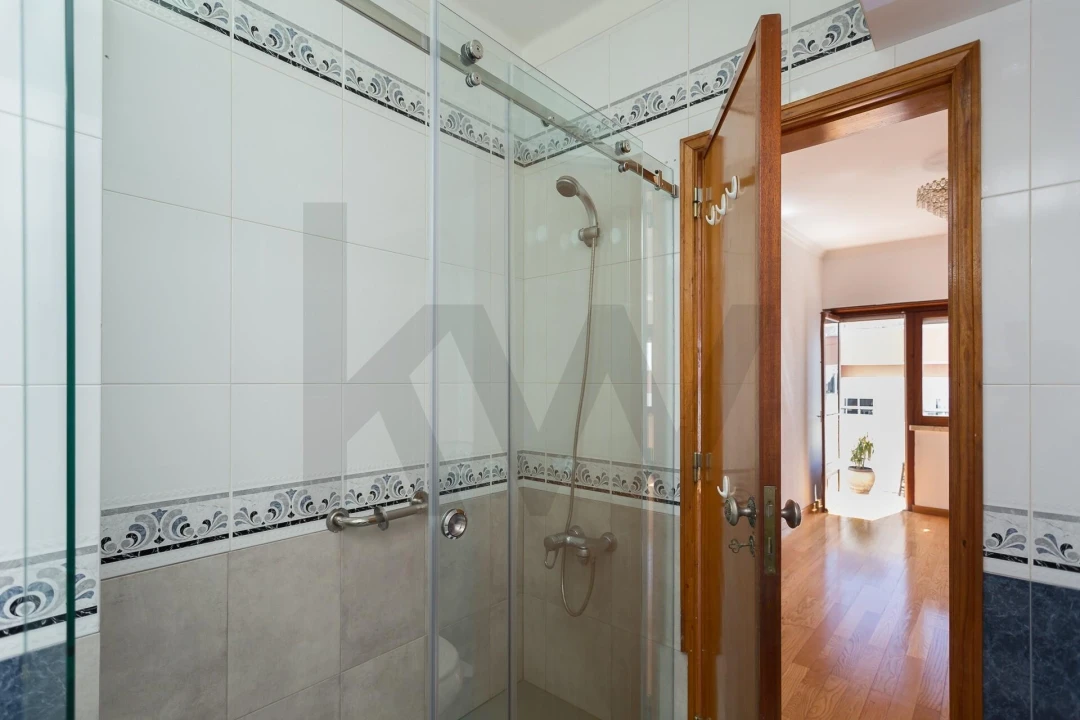 Apartamento T1 para Arrendamento em Algés, Linda-A-Velha e Cruz Quebrada-Dafundo Foto 10