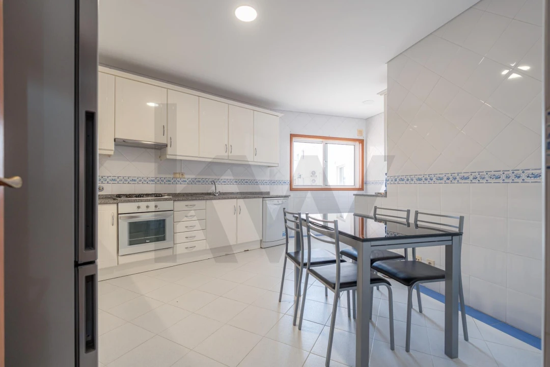 Apartamento T3 para Venda em Fermentelos Foto 8