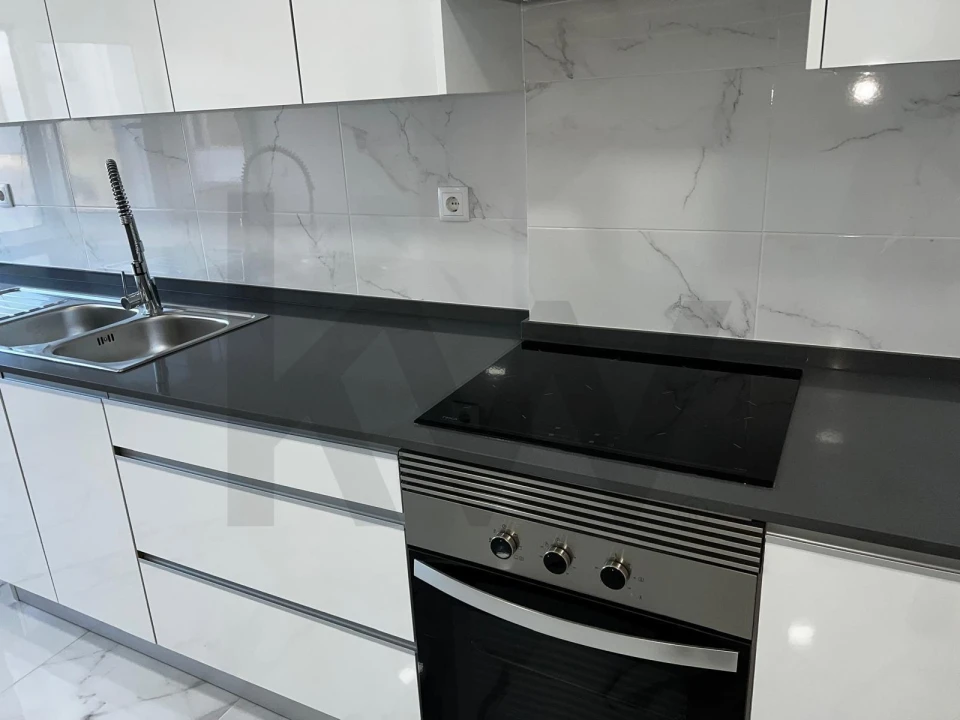 Apartamento T3 para Venda em Almada, Cova da Piedade, Pragal e Cacilhas Foto 5