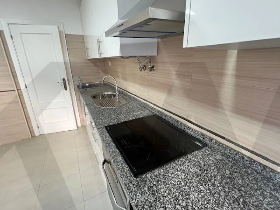 Apartamento T3 para Venda em Almada, Cova da Piedade, Pragal e Cacilhas Foto 6