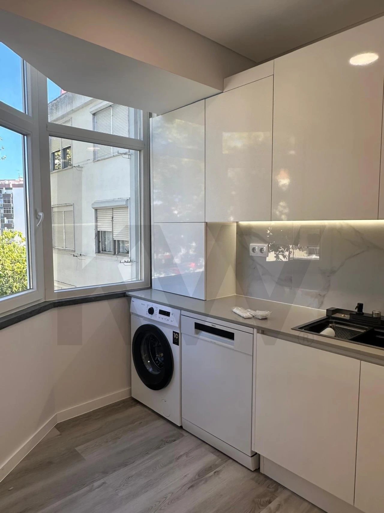 Apartamento T3 para Venda em Almada, Cova da Piedade, Pragal e Cacilhas Foto 32