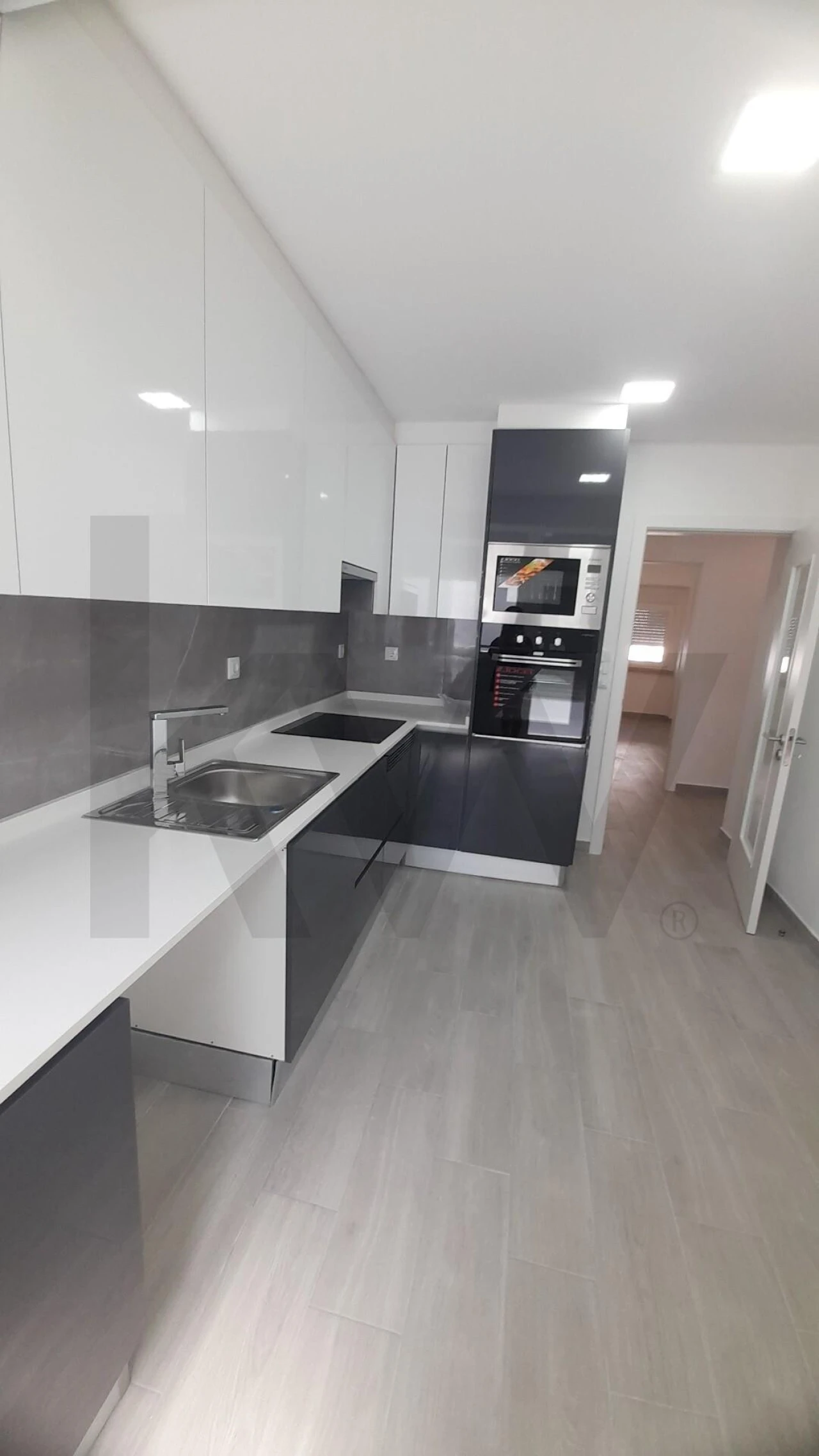 Apartamento T3 para Venda em Almada, Cova da Piedade, Pragal e Cacilhas Foto 3