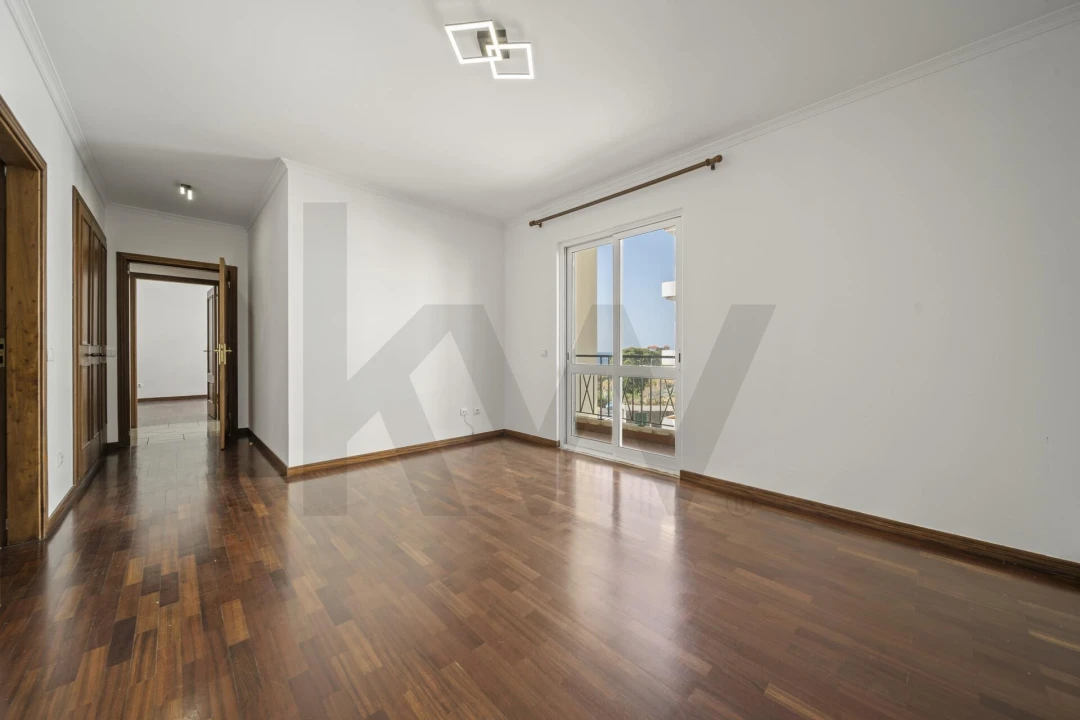 Apartamento T3 para Venda em Caniço Foto 12