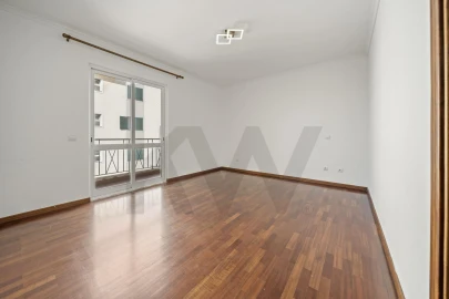 Apartamento T3 para Venda em Caniço
