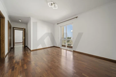 Apartamento T3 para Venda em Caniço