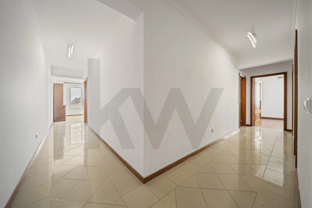 Apartamento T3 para Venda em Caniço Foto 9