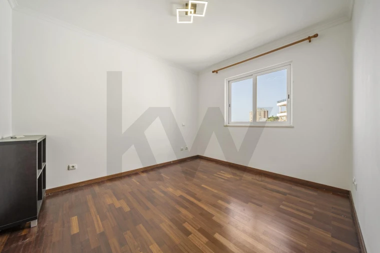Apartamento T3 para Venda em Caniço Foto 18