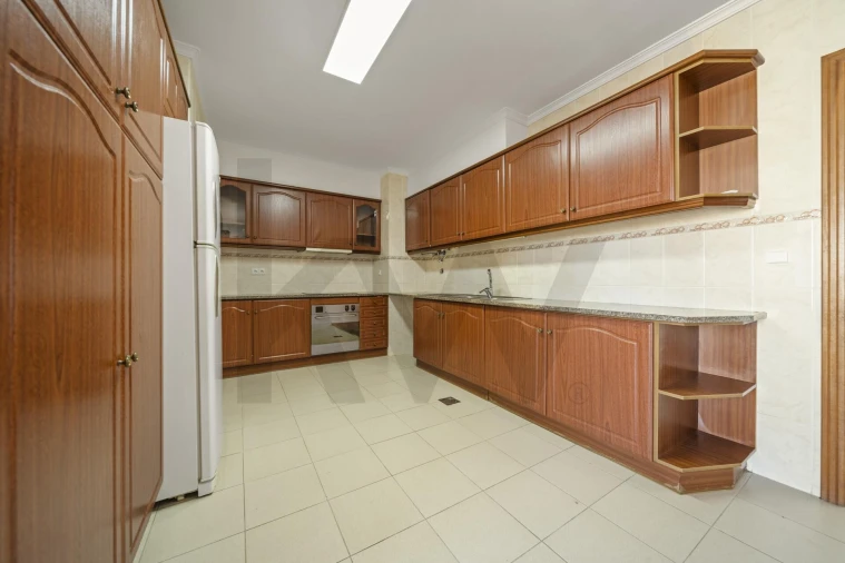 Apartamento T3 para Venda em Caniço Foto 11