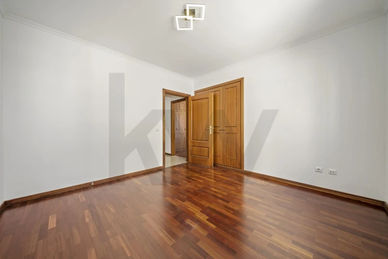 Apartamento T3 para Venda em Caniço Foto 17