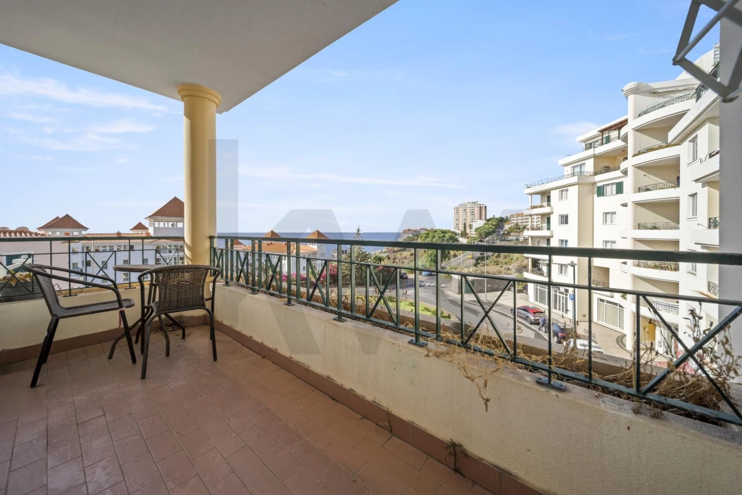 Apartamento T3 para Venda em Caniço Foto 4