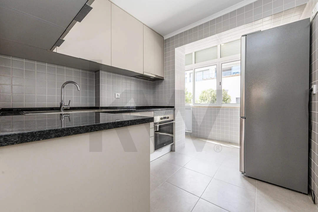 Apartamento T2 para Arrendamento em Algés, Linda-A-Velha e Cruz Quebrada-Dafundo Foto 16