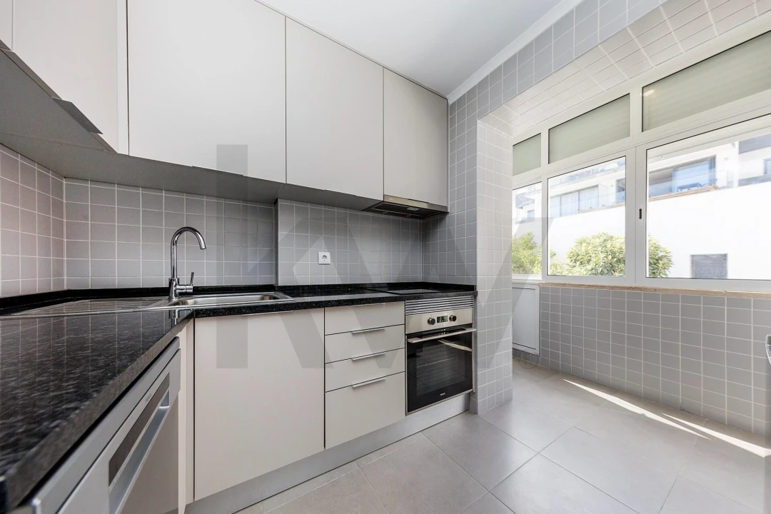 Apartamento T2 para Arrendamento em Algés, Linda-A-Velha e Cruz Quebrada-Dafundo Foto 1