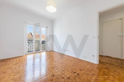 Apartamento T2 para Arrendamento em Algés, Linda-A-Velha e Cruz Quebrada-Dafundo