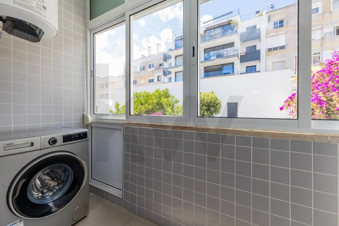 Apartamento T2 para Arrendamento em Algés, Linda-A-Velha e Cruz Quebrada-Dafundo Foto 18