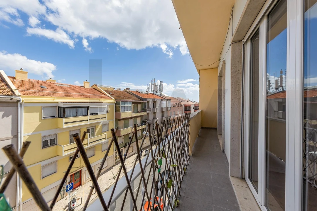 Apartamento T2 para Arrendamento em Algés, Linda-A-Velha e Cruz Quebrada-Dafundo Foto 6