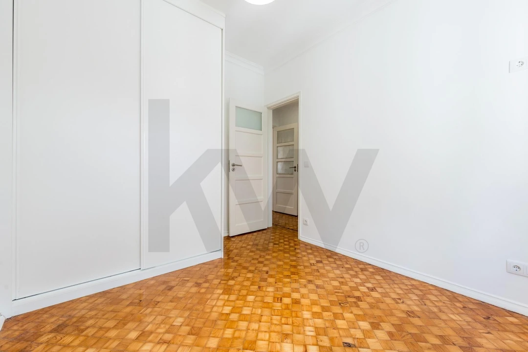 Apartamento T2 para Arrendamento em Algés, Linda-A-Velha e Cruz Quebrada-Dafundo Foto 15