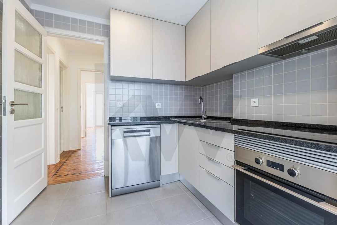 Apartamento T2 para Arrendamento em Algés, Linda-A-Velha e Cruz Quebrada-Dafundo Foto 19