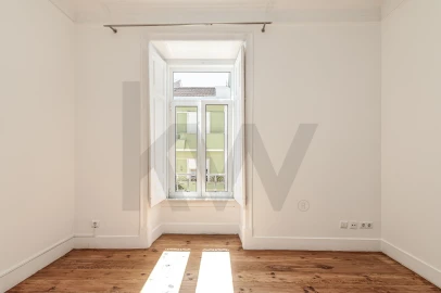 Apartamento T2 para Arrendamento em Penha de França