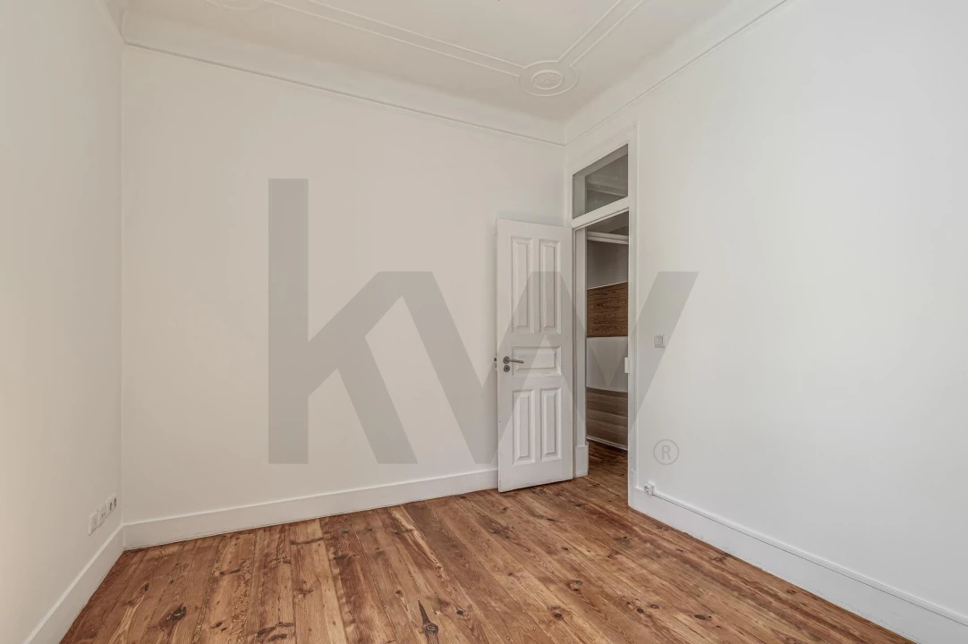 Apartamento T2 para Arrendamento em Penha de França Foto 11