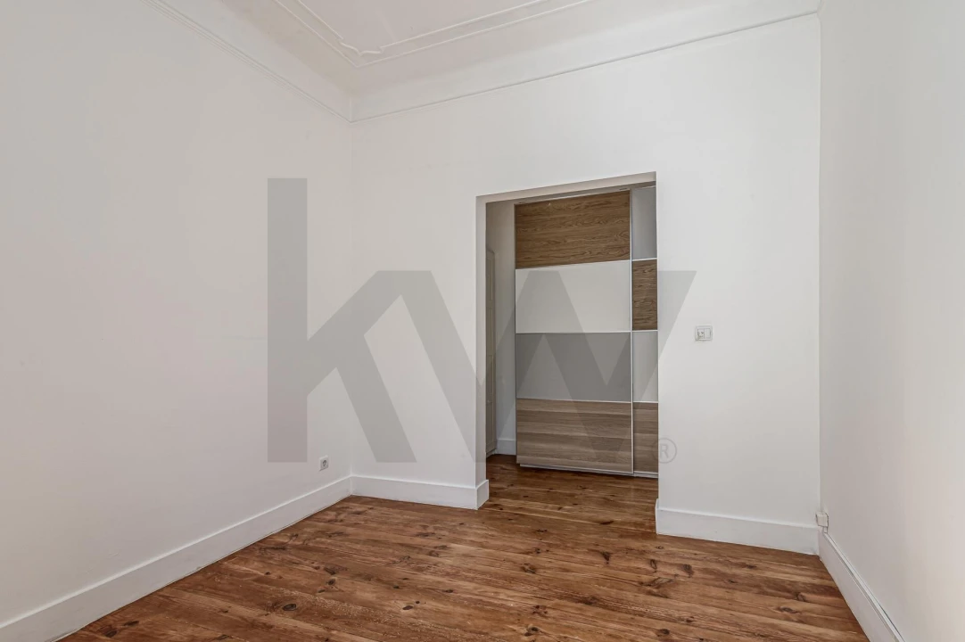 Apartamento T2 para Arrendamento em Penha de França Foto 12