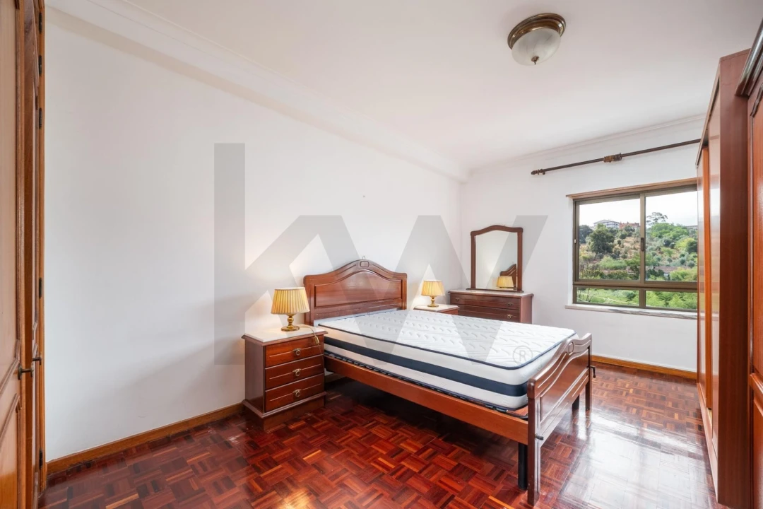 Apartamento T3 para Venda em Santo Antonio dos Olivais Foto 16