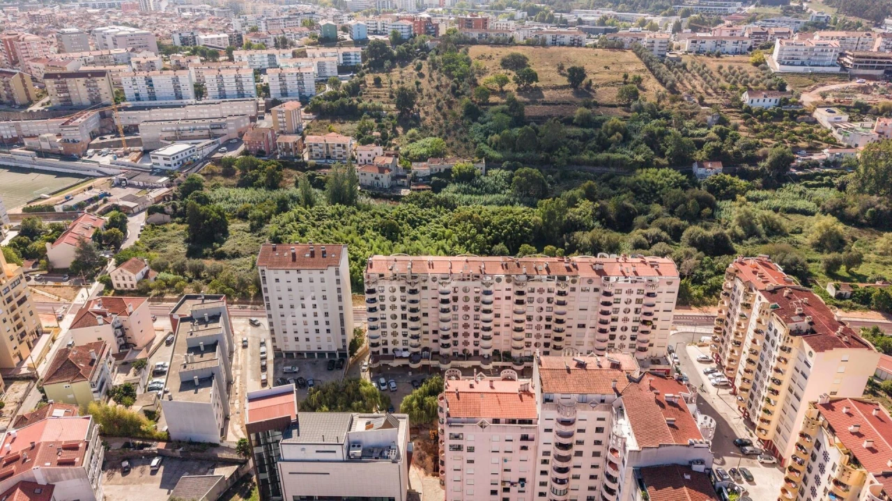 Apartamento T3 para Venda em Santo Antonio dos Olivais Foto 26