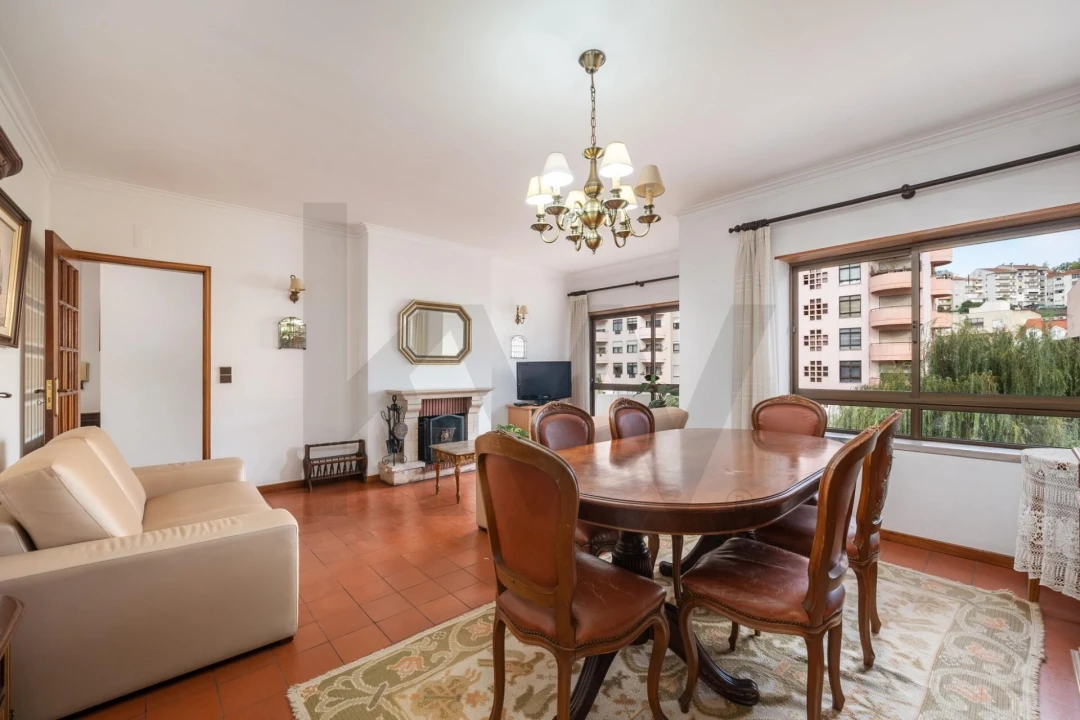 Apartamento T3 para Venda em Santo Antonio dos Olivais Foto 4