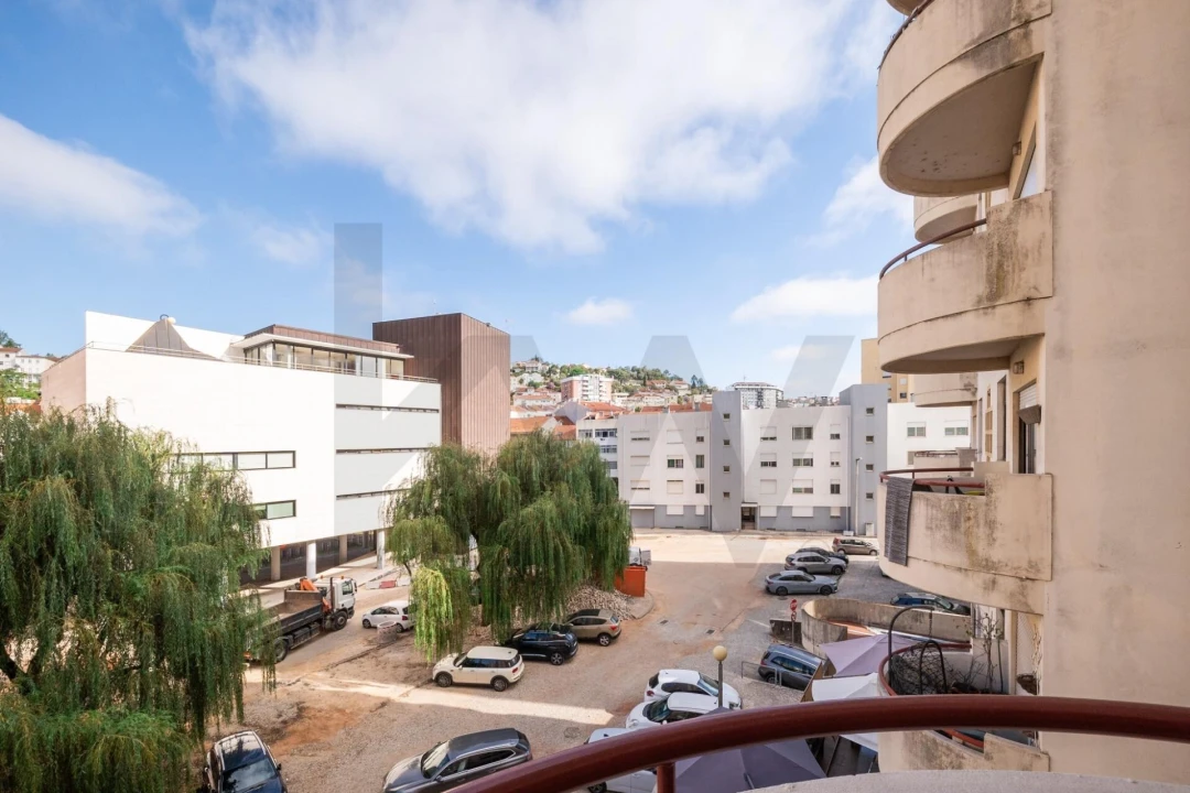 Apartamento T3 para Venda em Santo Antonio dos Olivais Foto 24