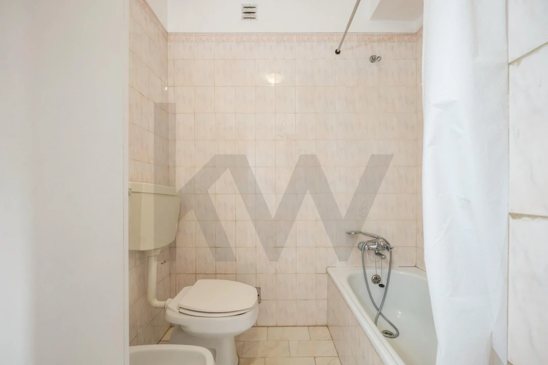 Apartamento T3 para Venda em Santo Antonio dos Olivais Foto 19