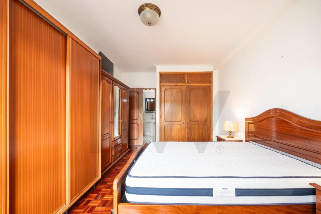 Apartamento T3 para Venda em Santo Antonio dos Olivais Foto 17
