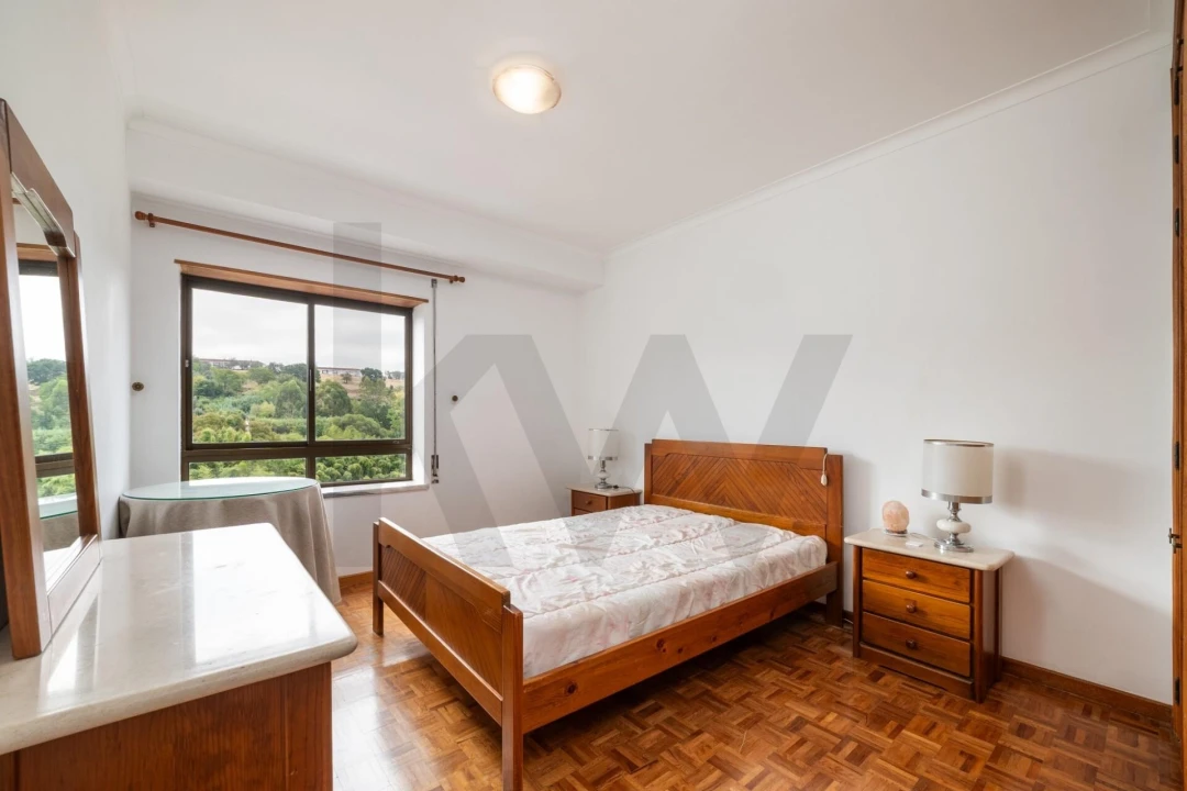 Apartamento T3 para Venda em Santo Antonio dos Olivais Foto 10