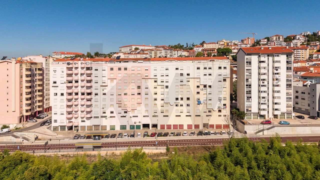 Apartamento T3 para Venda em Santo Antonio dos Olivais Foto 34