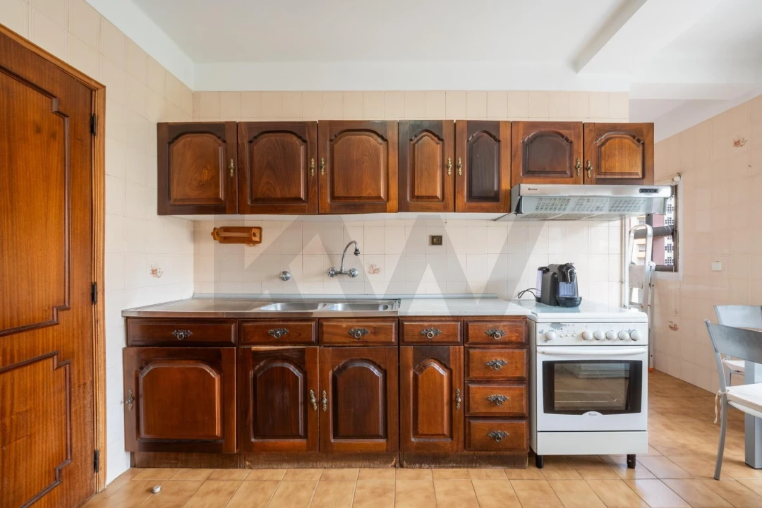 Apartamento T3 para Venda em Santo Antonio dos Olivais Foto 8
