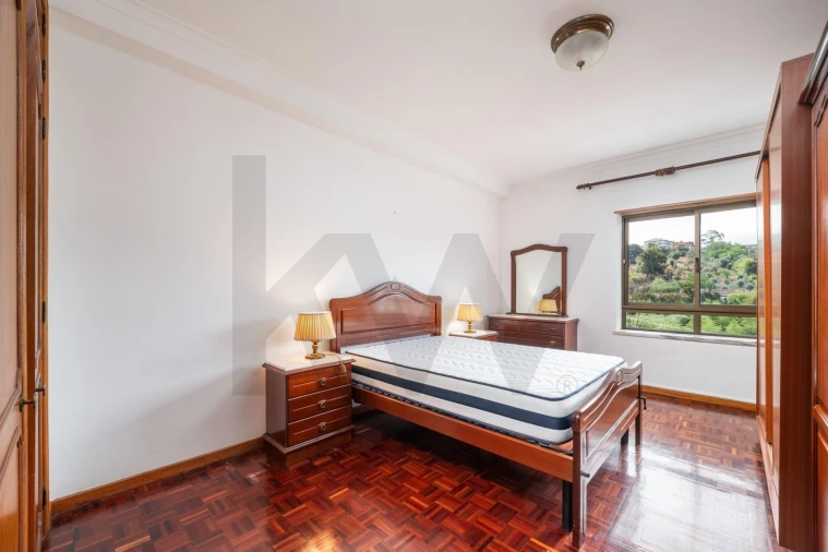 Apartamento T3 para Venda em Santo Antonio dos Olivais Foto 16