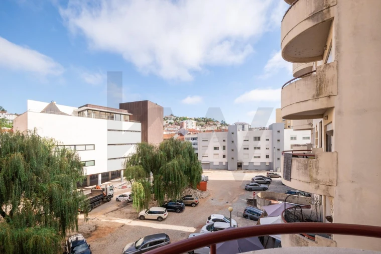 Apartamento T3 para Venda em Santo Antonio dos Olivais Foto 24