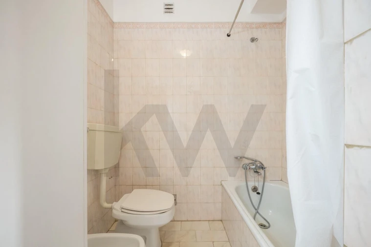 Apartamento T3 para Venda em Santo Antonio dos Olivais Foto 19