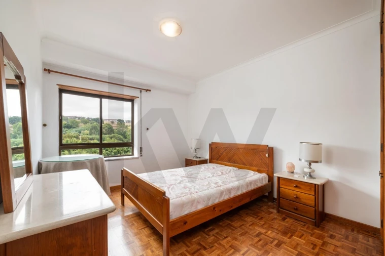 Apartamento T3 para Venda em Santo Antonio dos Olivais Foto 10