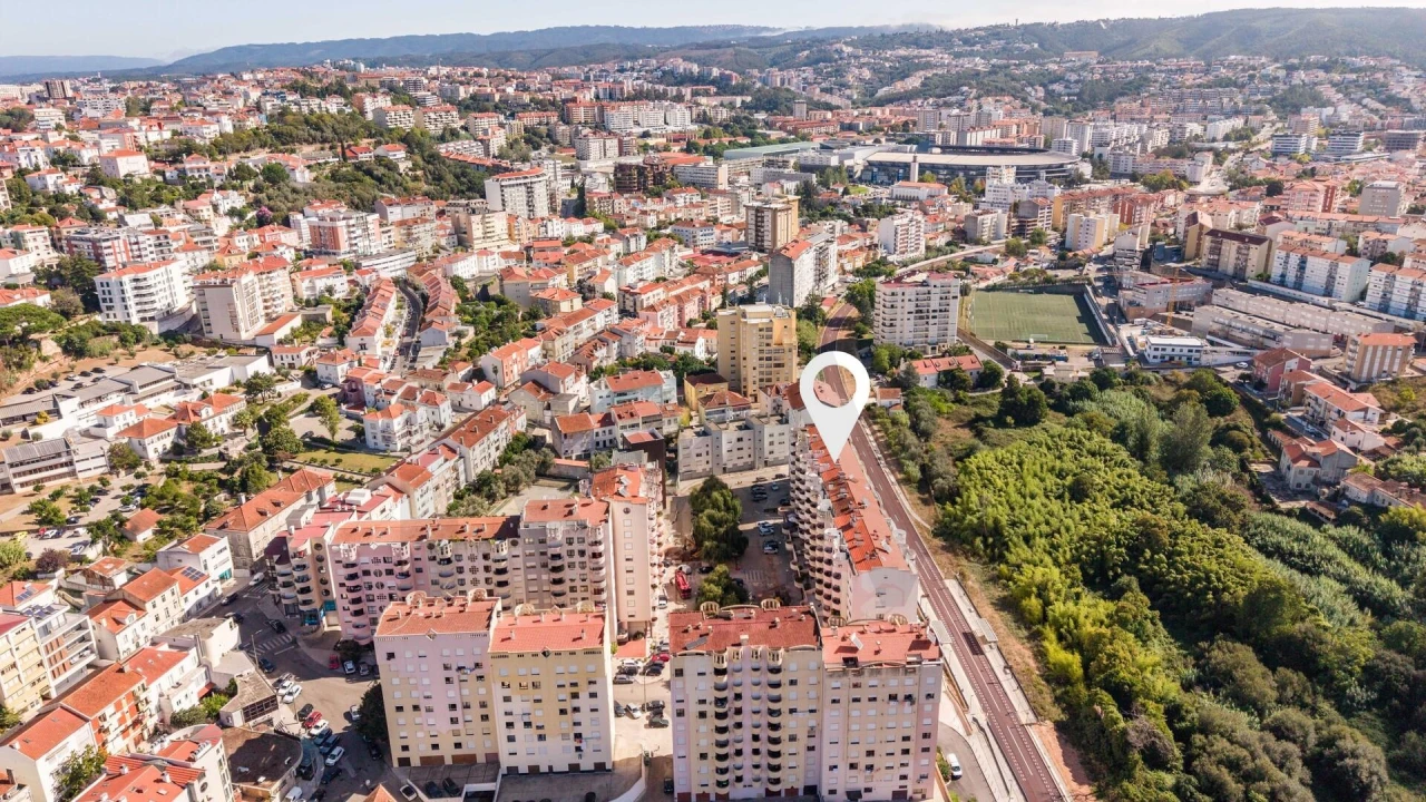 Apartamento T3 para Venda em Santo Antonio dos Olivais Foto 30