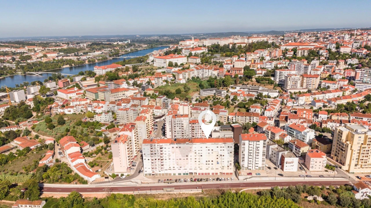 Apartamento T3 para Venda em Santo Antonio dos Olivais Foto 33