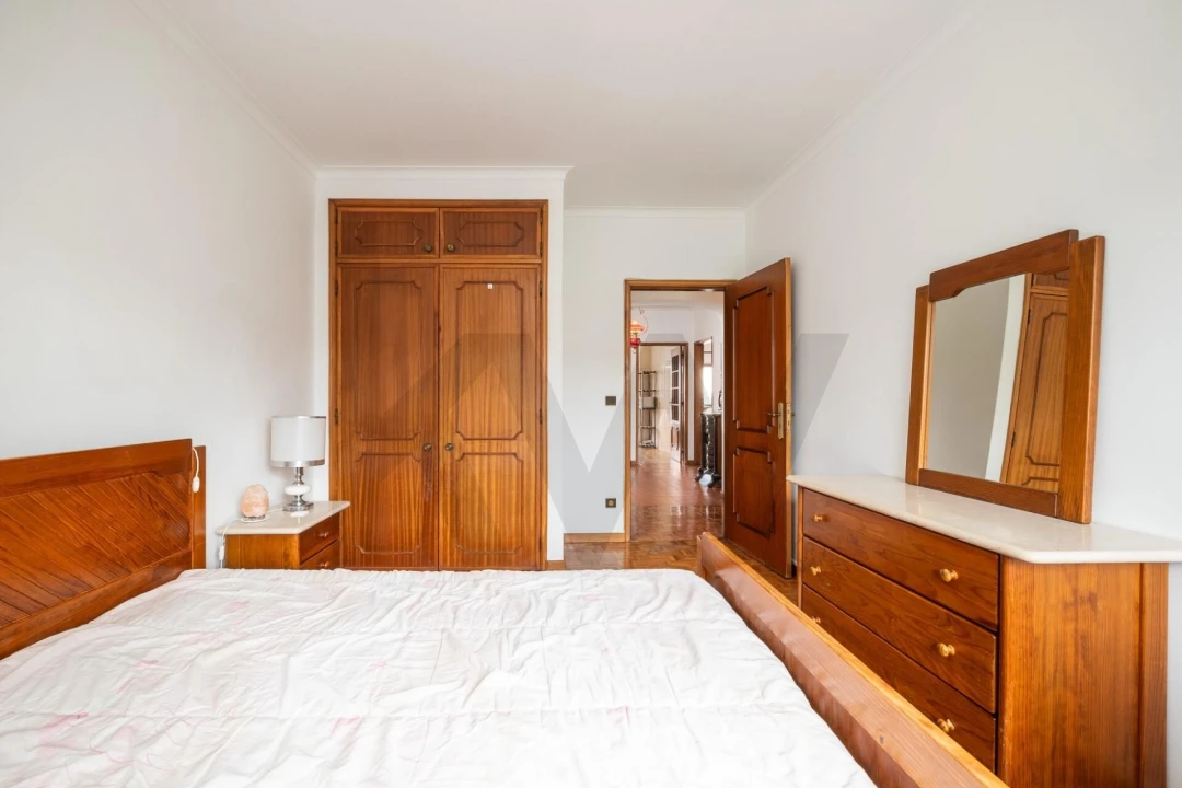 Apartamento T3 para Venda em Santo Antonio dos Olivais Foto 11