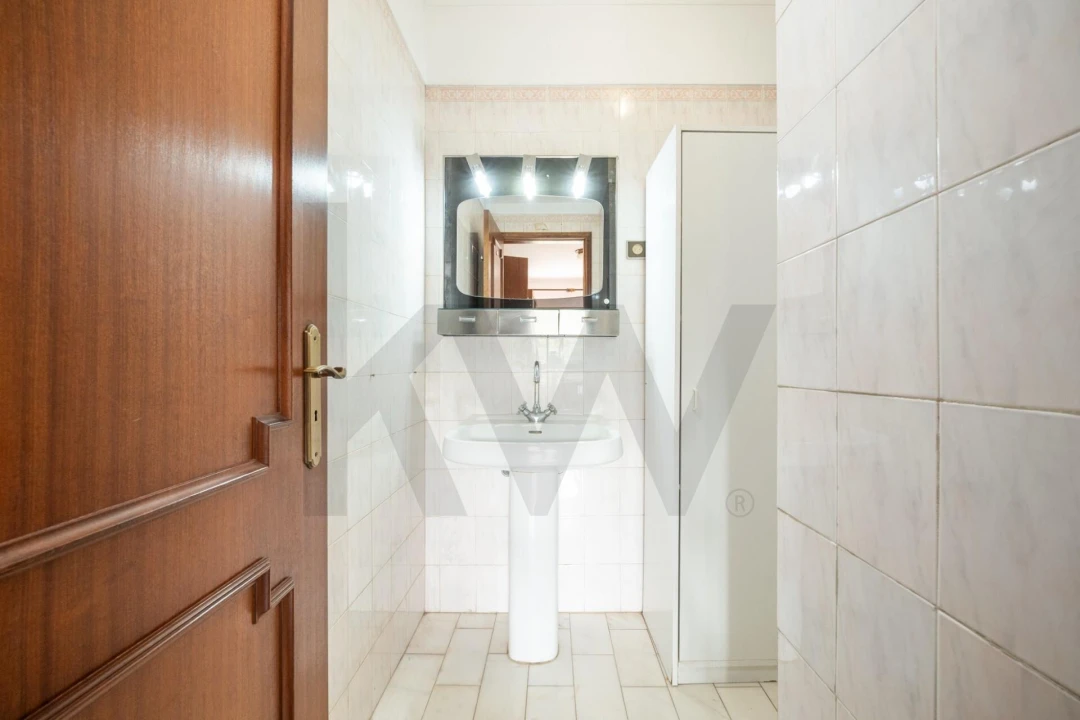 Apartamento T3 para Venda em Santo Antonio dos Olivais Foto 18