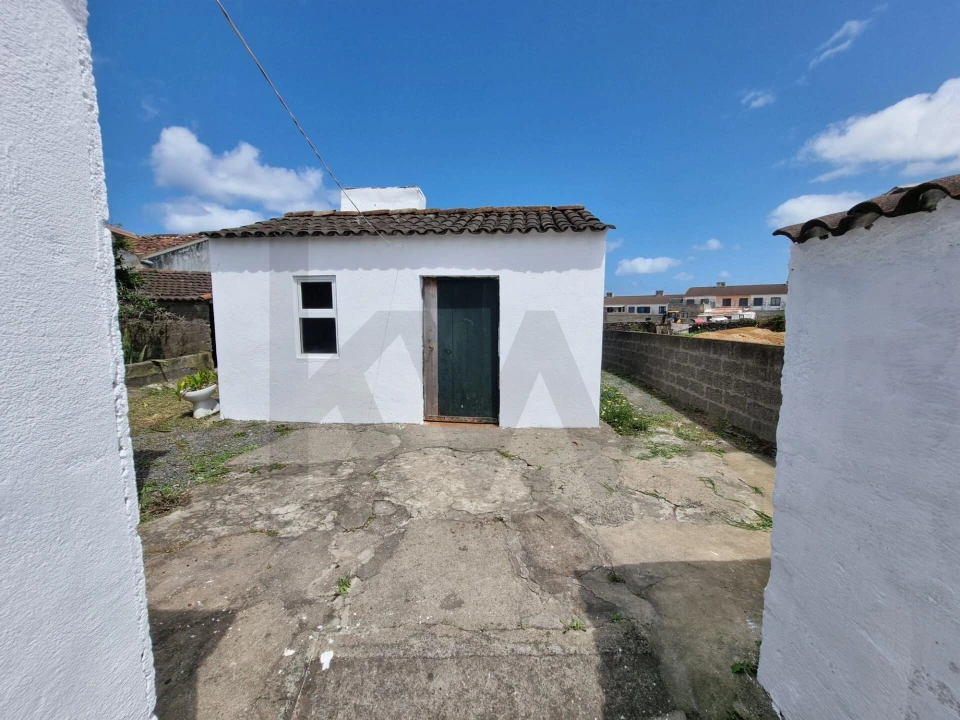 Moradia T3 para Venda em Rabo de Peixe Foto 19