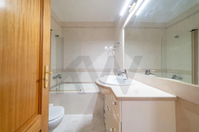 Apartamento T3 para Arrendamento em Oeiras e São Julião da Barra, Paço de Arcos e Caxias