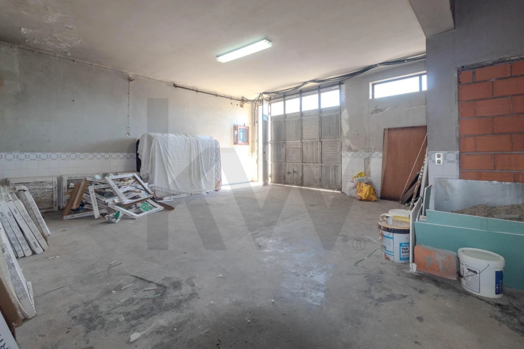 Moradia T4 para Venda em Arcozelo Foto 4