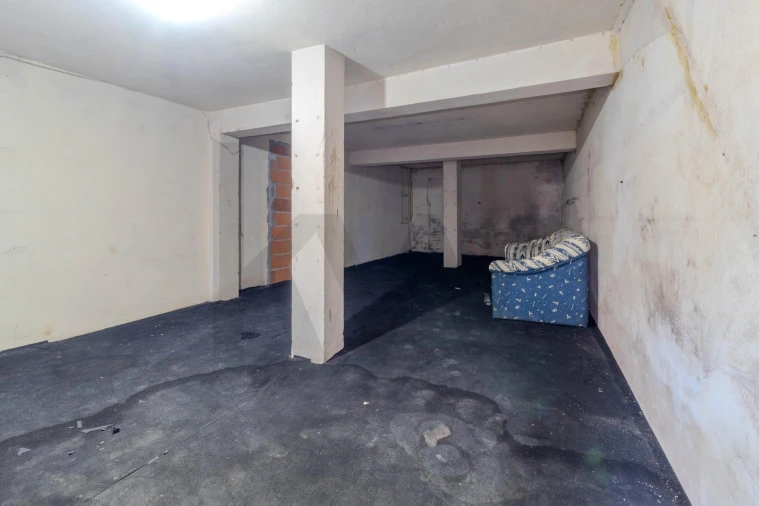 Moradia T4 para Venda em Arcozelo Foto 16