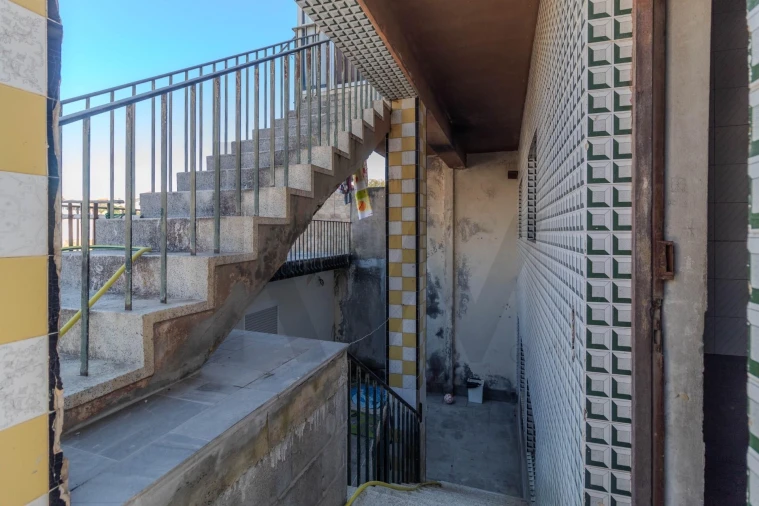 Moradia T4 para Venda em Arcozelo Foto 8