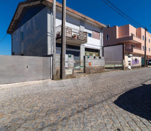 Moradia T4 para Venda em Arcozelo Foto 2