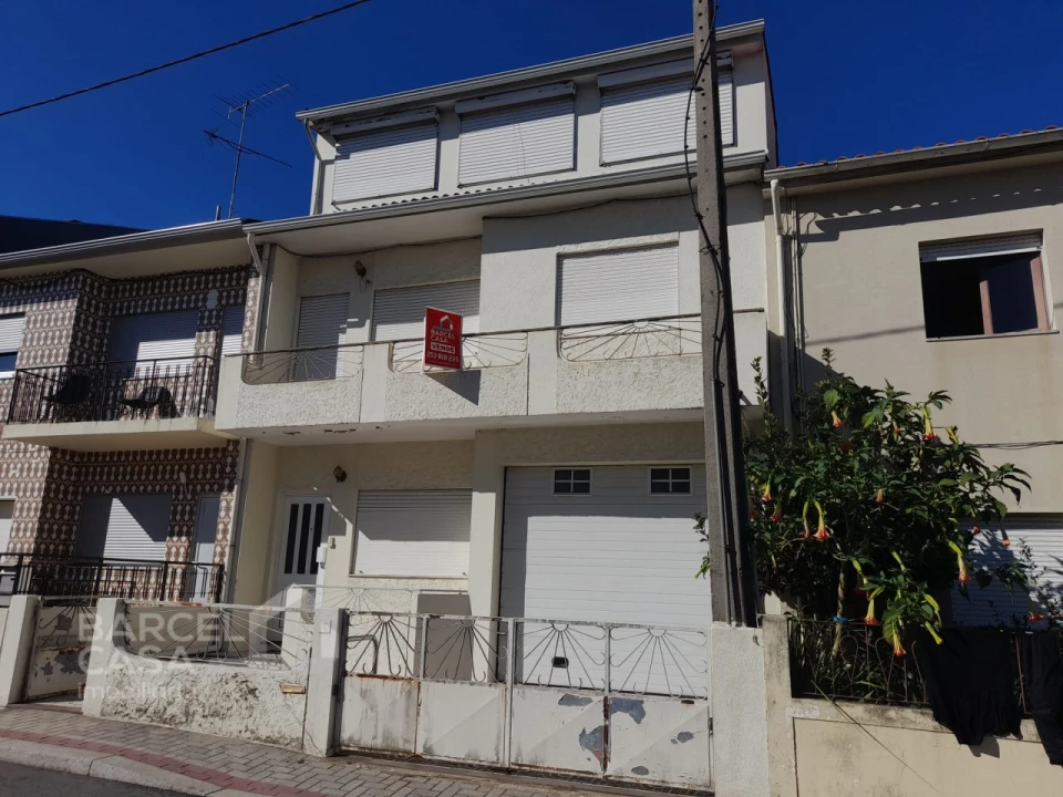 Moradia T5 para Venda em Arcozelo Foto 1