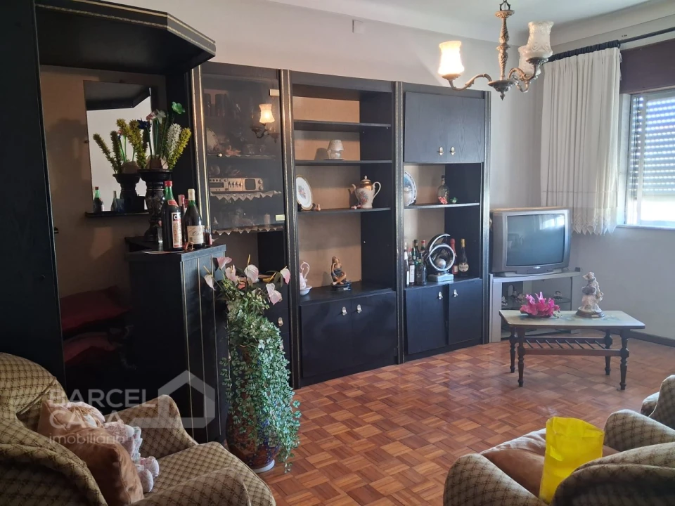 Moradia T5 para Venda em Arcozelo Foto 10